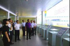 新疆若羌縣委副書記、縣長艾山江帶領(lǐng)考察團(tuán)走